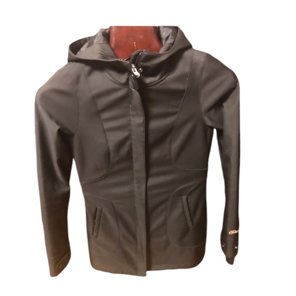 New Cloudwell isolated jacket size XS
